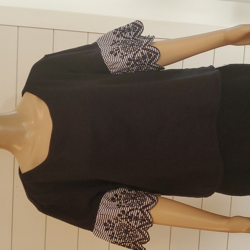 T-shirt top navy and black large detail sleeve shorter length see pic